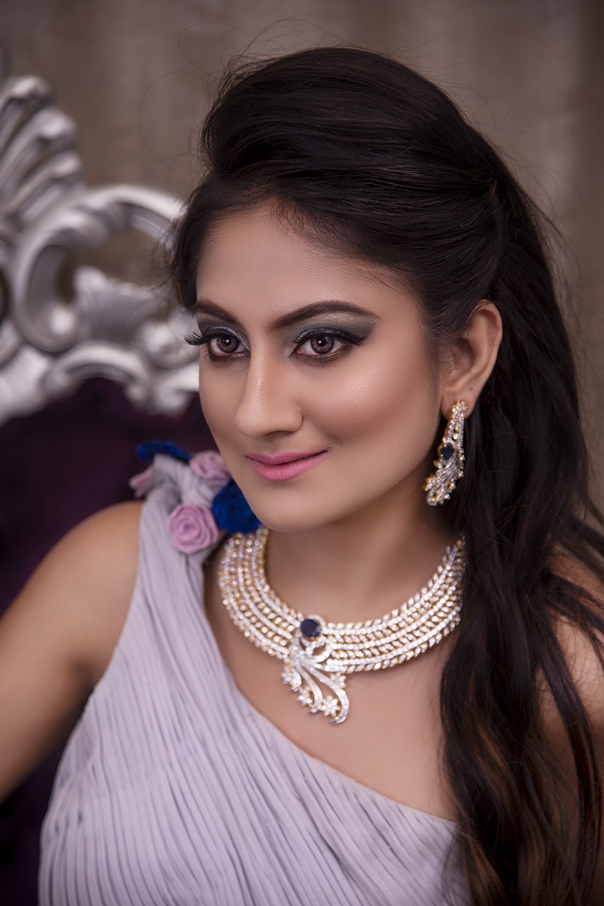 model, makeup, fashion-4255841.jpg